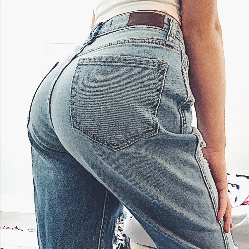 SOLD Hollister distressed mom jeans medium wash